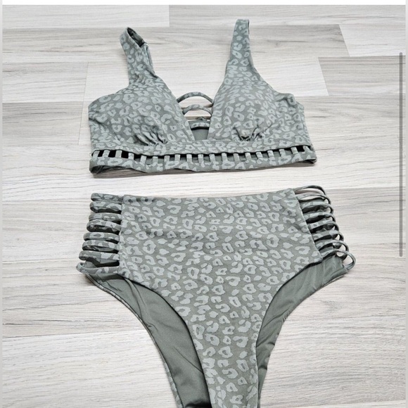 TINIBIKINI Womens Green Leapard Animal Print Bikini Bathing Suit Swim medium - Picture 1 of 11